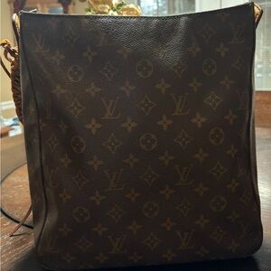 Louis Vuitton looping GM monogram